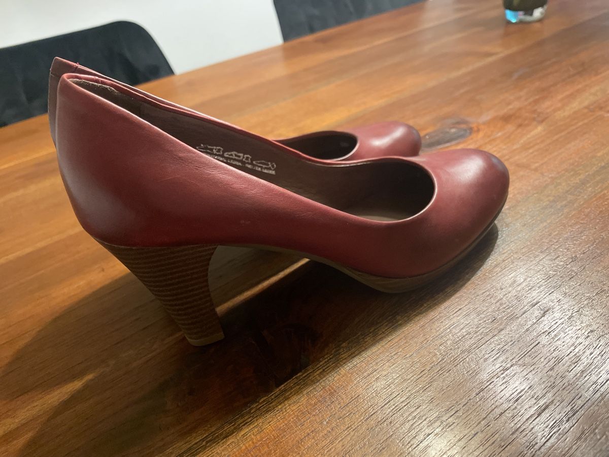 Scarpe da donna: Rote Lederpumps 5th Avenue Gr. 38 – Usato da Engelburg venduto da Identity 1