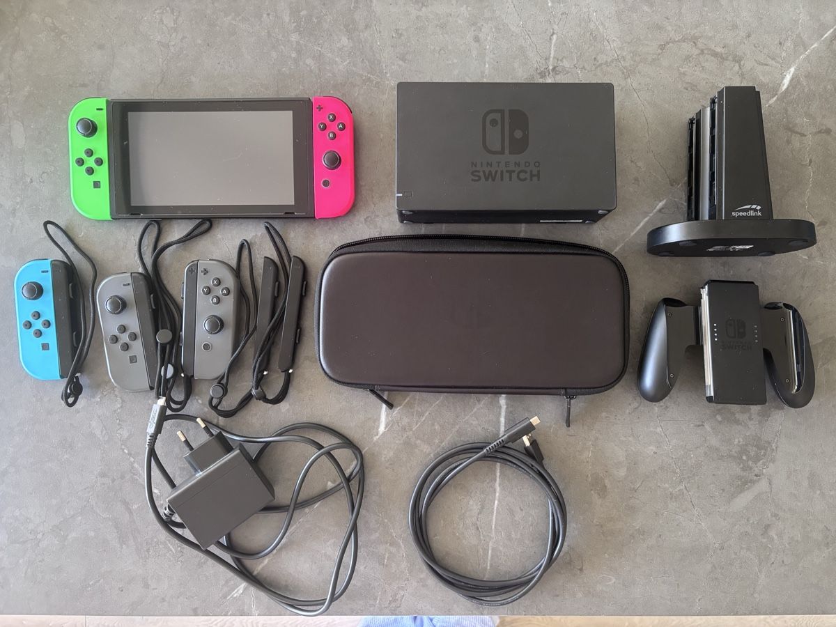 Nintendo Konsolen: Nintendo Switch et accessoires – Gebraucht aus Gilly von OGudet