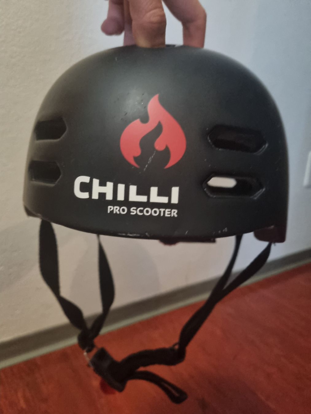 Chilli Kickboard: Trotinette Chilli 3000 avec Casque taille S – D'occasion à Châtelaine par jul_66kt 4