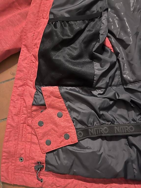 Jacken: NITRO Ski-&Snowboardjacke rot – Gebraucht aus Bern von nad_s9r6 2