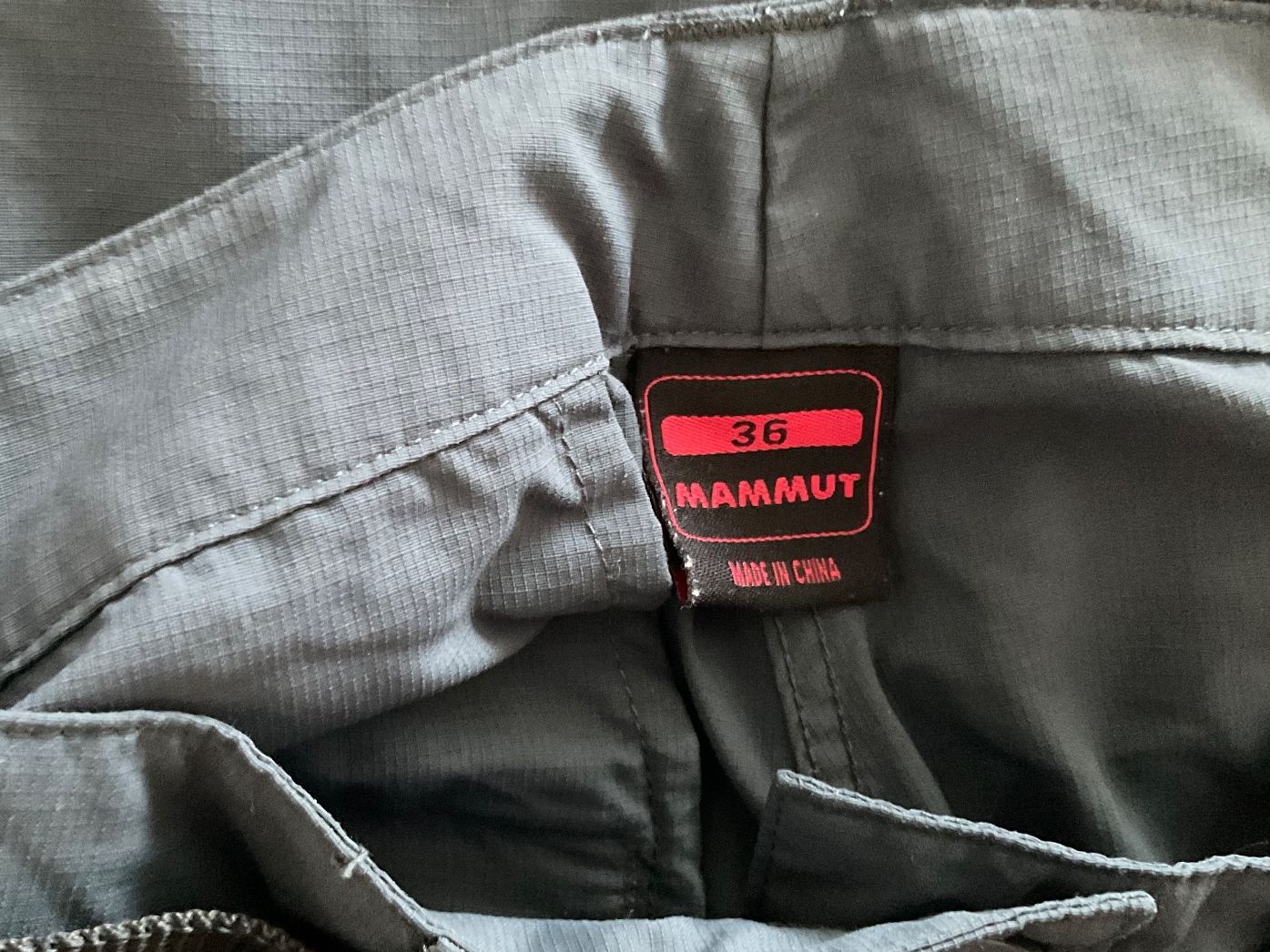 Mammut Pantaloni: MAMMUT Wanderhose Gr 36 anthrazit – Usato da Urdorf venduto da alda02 8