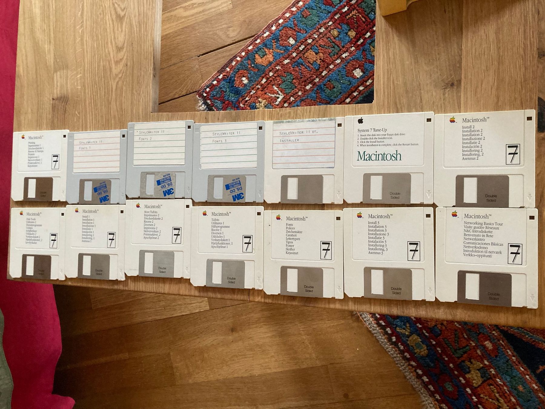Apple PC: Macintosh SE/30 System Disketten 23 Stck. Mit Tasche! – Usato da Bärschwil venduto da freaky007 1