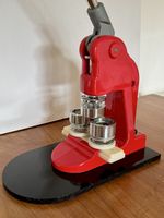 Badge Maker - Buttonmaschine - Knopfpresse, Top Zustand!