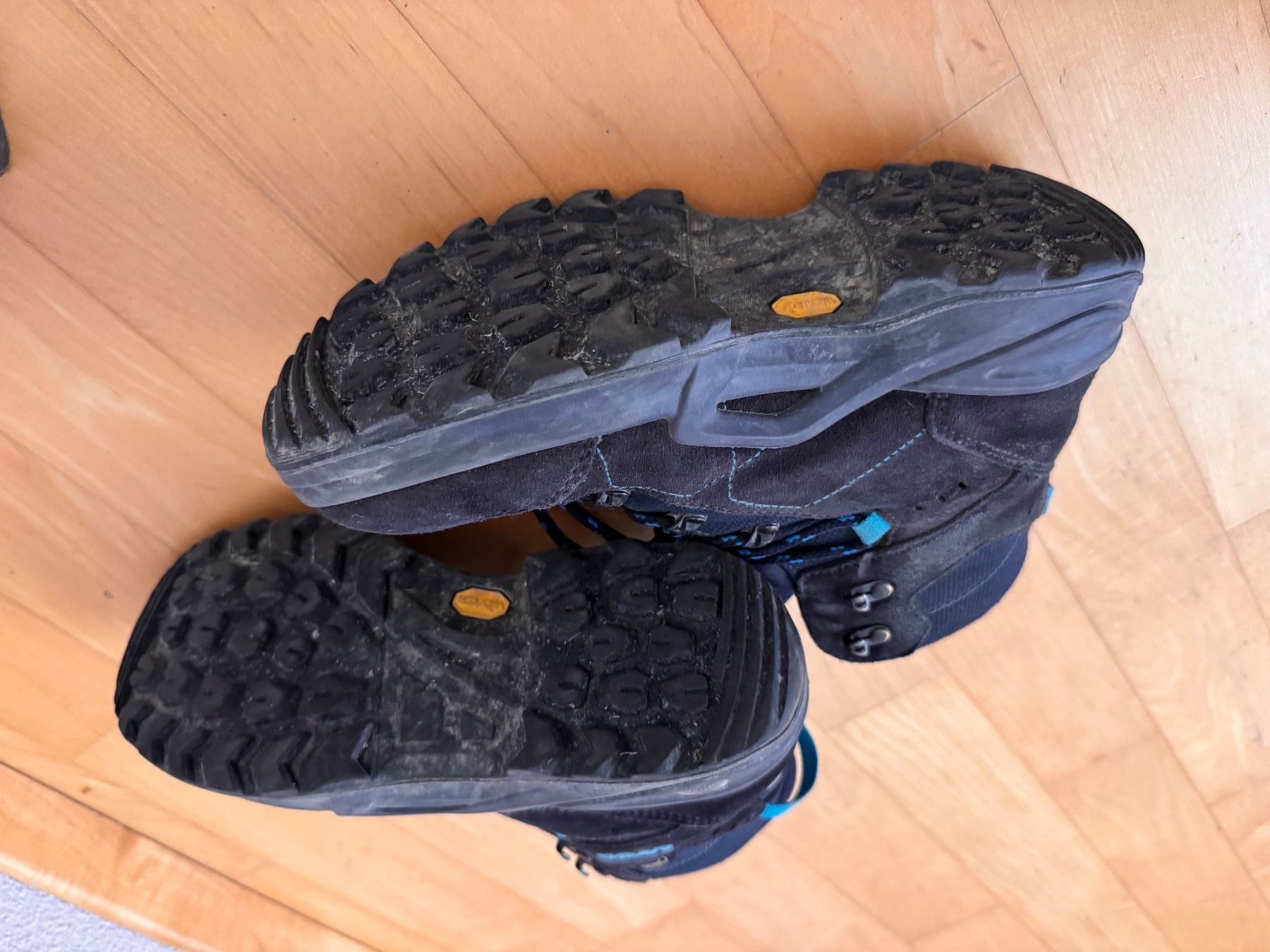 Lowa Scarpe da uomo: Wanderschuh von Lowa blau, Gr. 38 – Usato da Uster venduto da Niamgro 2