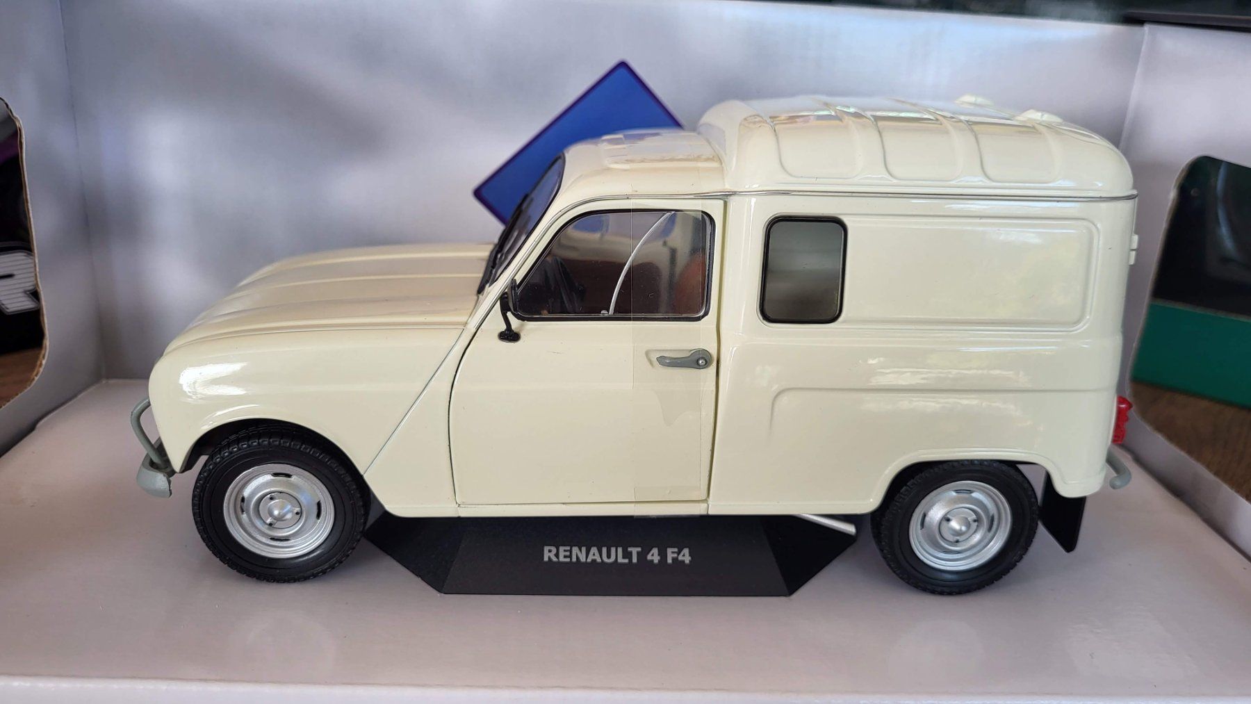 Solido Modellini d'auto: Renault 4LF4 1975 1:18 Solido – Usato da Rothrist venduto da Juana5