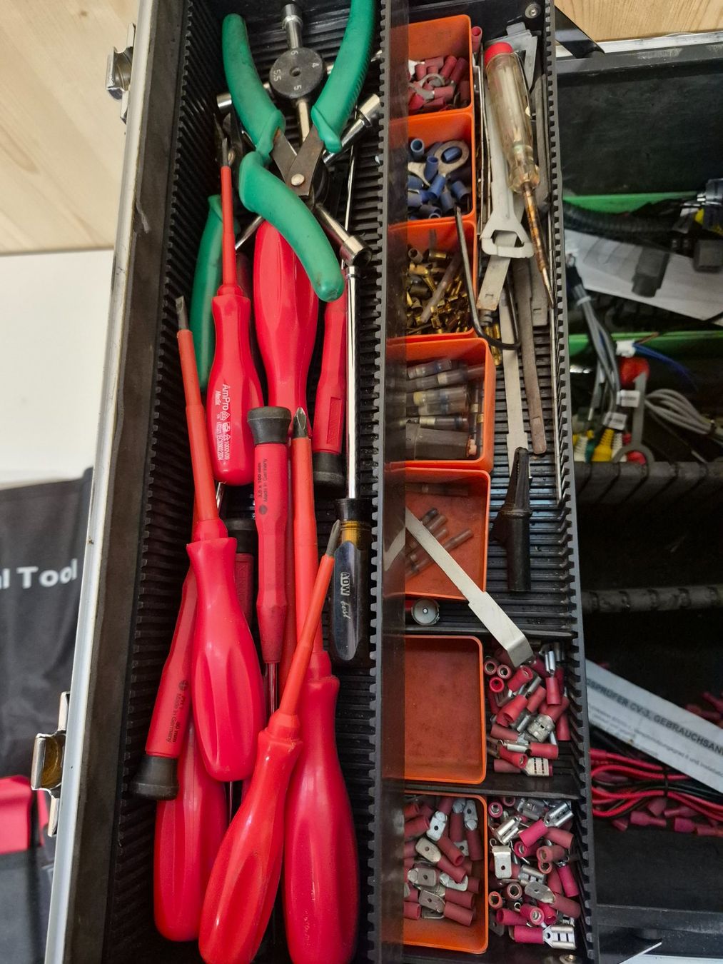 Tutti gli attrezzi: 034 Elektrowerkzeugkoffer – Usato da Derendingen venduto da Meisterstuecke 5