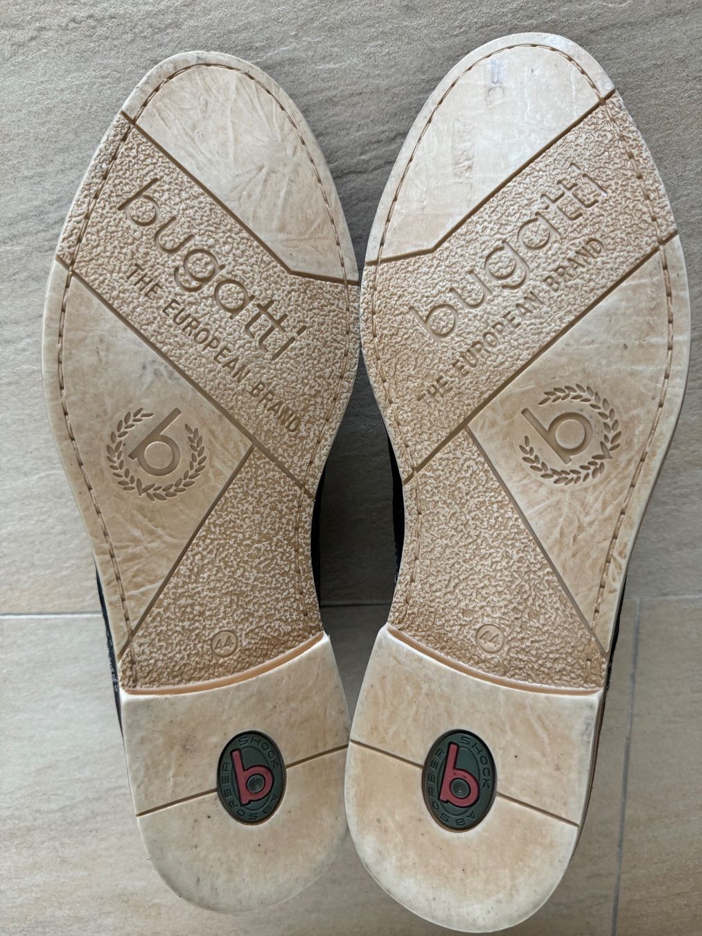 Chaussures hommes: Bottines Bugatti, p.44 – Neuf (Voir description) à St-Gingolph par GoldenKeys 5