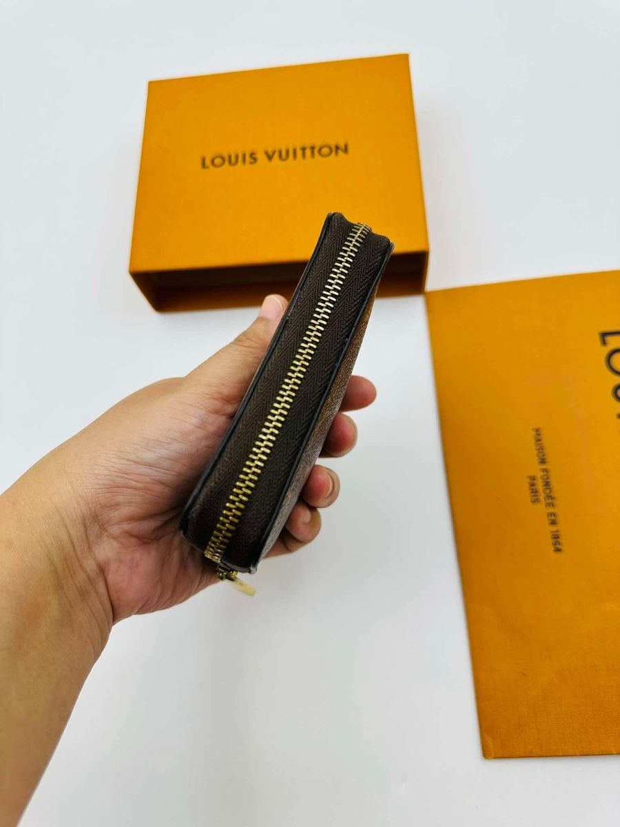 Louis Vuitton Portafogli: Louis Vuitton Zippy Coin Purse Monogram – Usato da Widnau venduto da Pukpan_99 4