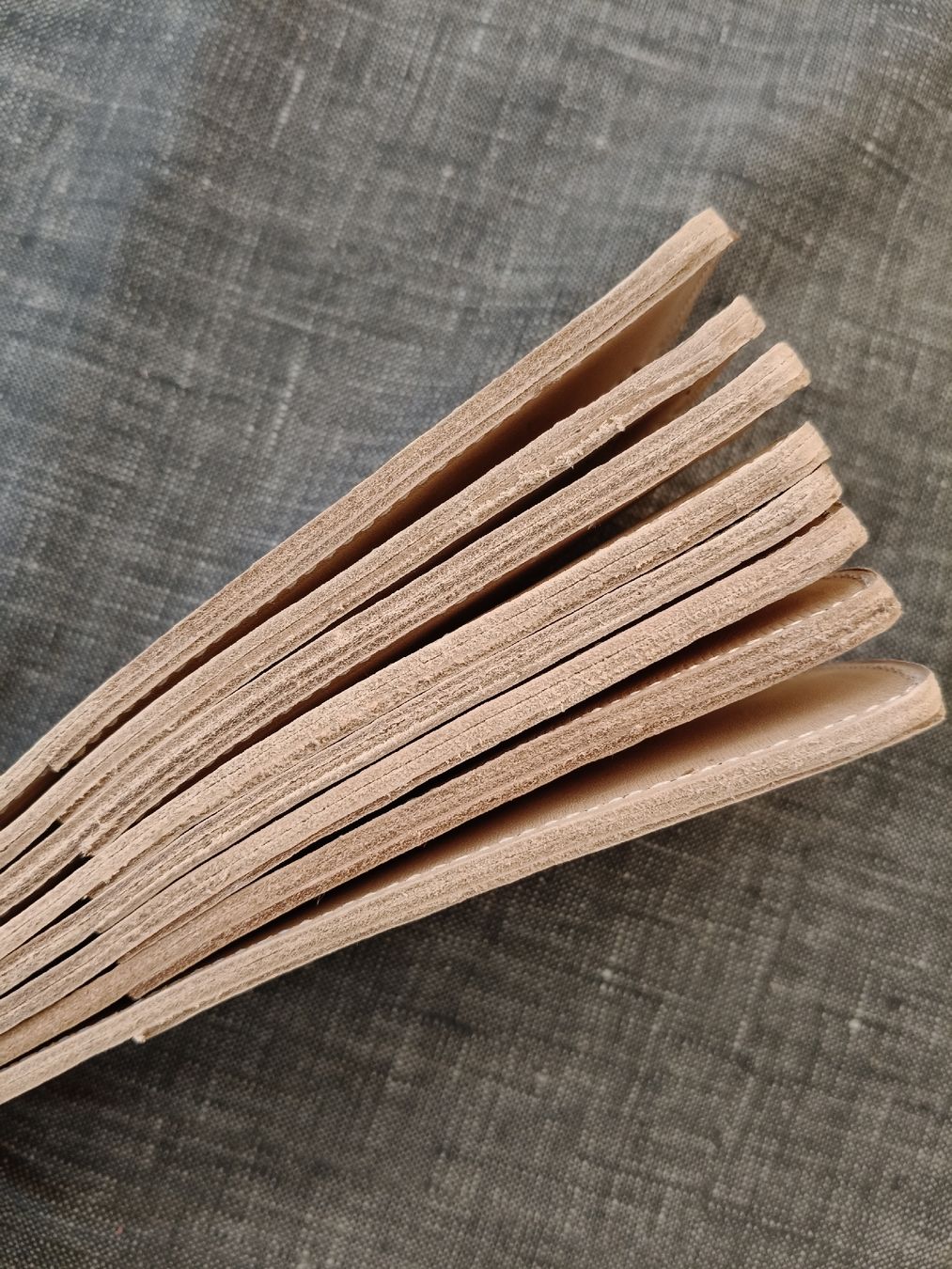Ferramenta: Echte Leather strips for craft, 8 pieces, 24 cm long – Nuovo (secondo la descrizione) da Zürich venduto da sha_vw65 2
