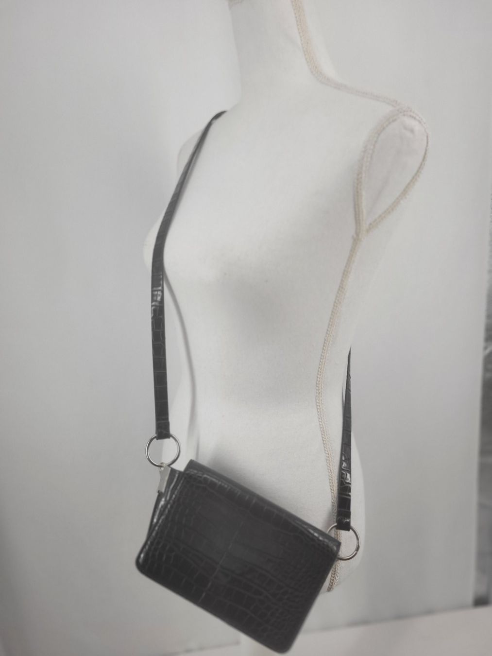 Taschen für Damen: Petit sac a main noir – Gebraucht aus Lausanne von PlusValue_Lausanne 4