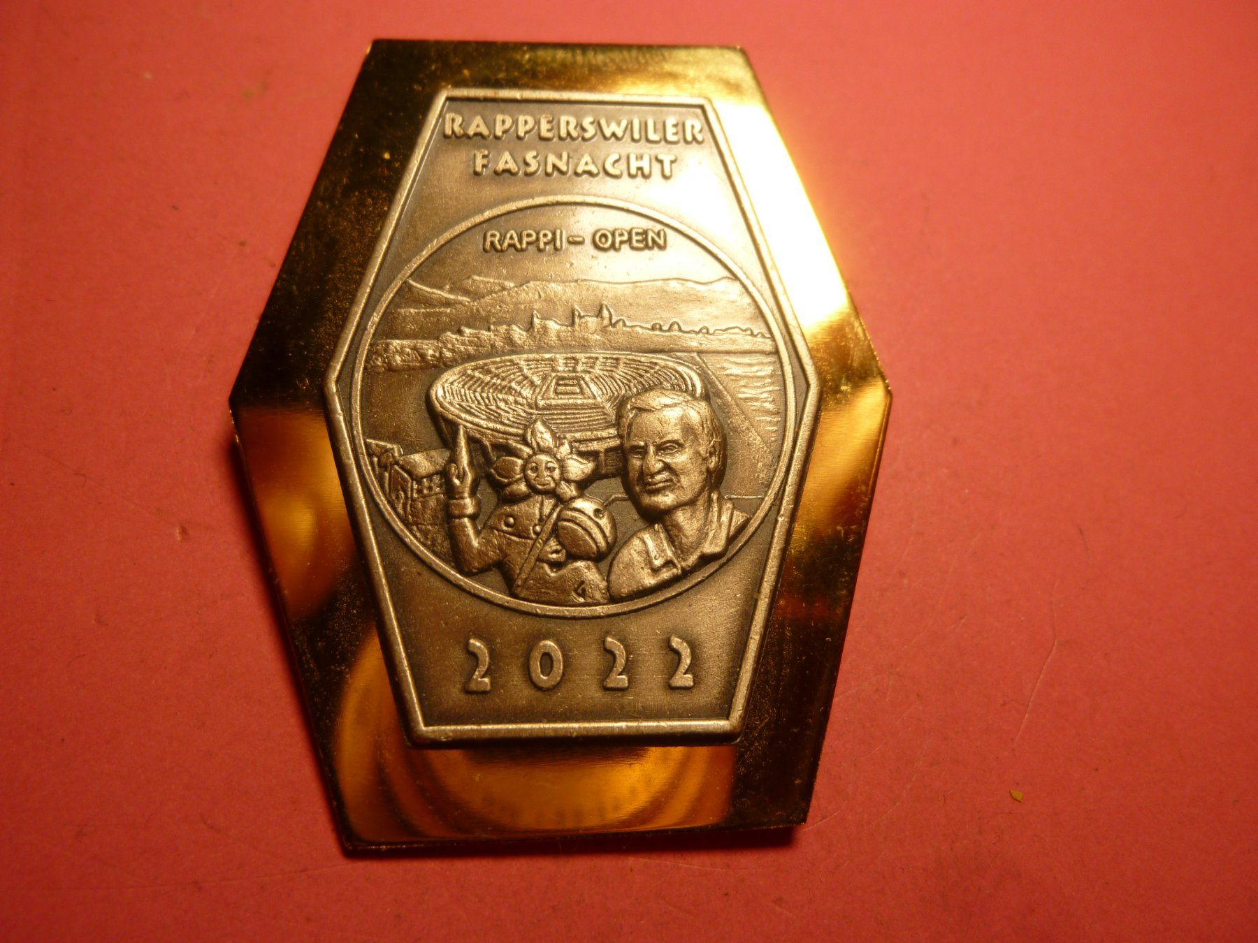 Plaquettes & Badges: RAPPERSWIL 2022 GOLD – D'occasion à Ried (Muotathal) par Mandarin02