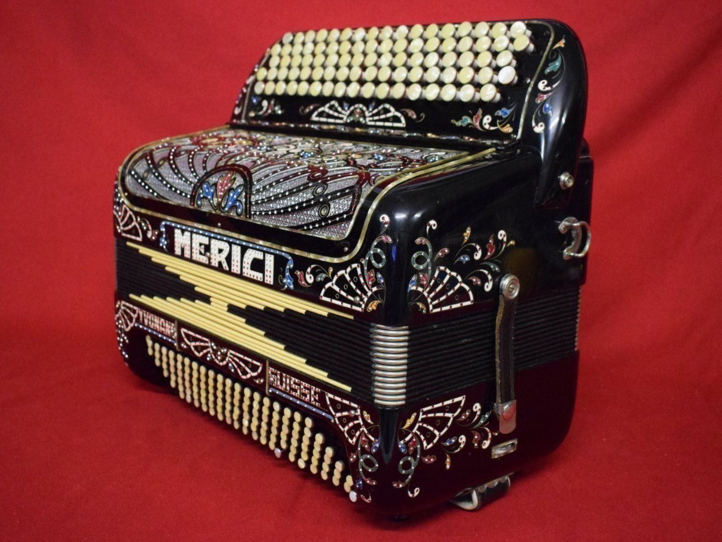 Strumenti musicali: Akordeon chromatisch Merici – Usato da Zürich venduto da baumusik 2