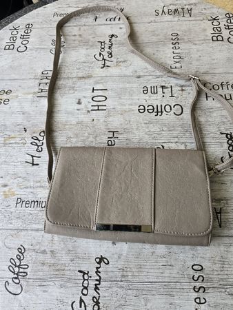 Sac bandoulière gris clair femme bon état