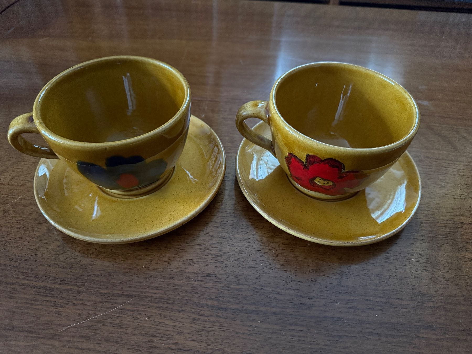 Tazze: 2 Tassen mit Untertassen Blumenmuster – Usato da Erstfeld venduto da Mario_boe0