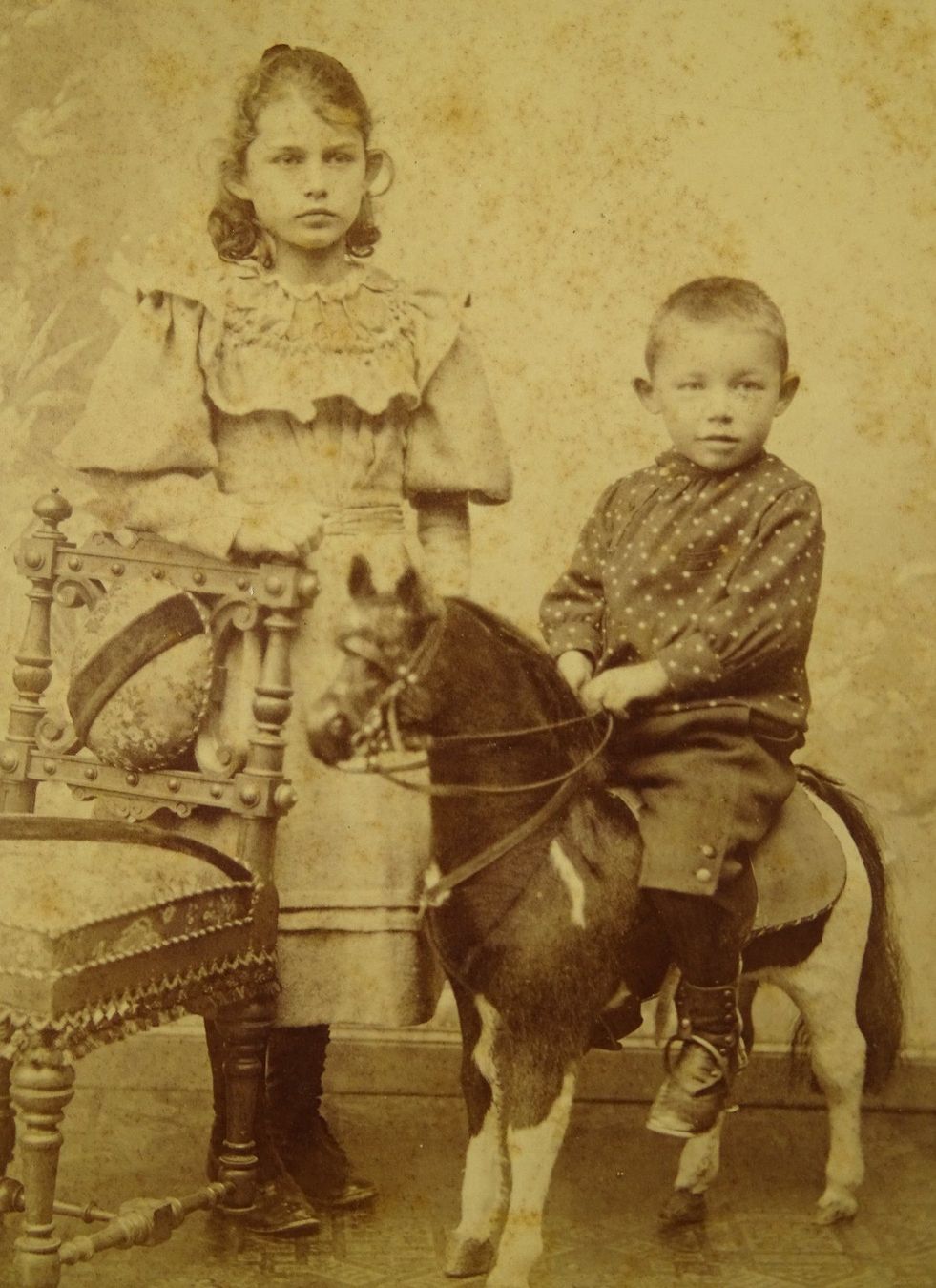 Posters & Illustrations: 2 KINDERFOTOS, CABINET-FORMAT UM 1900 – D'occasion à Grüningen par Kartensammler 5