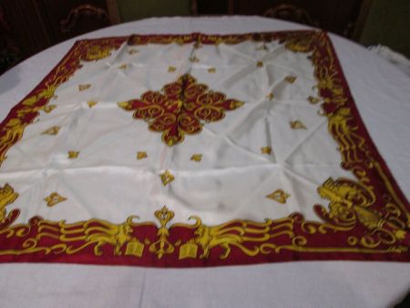 Foulard vintage blanc rouge doré, style baroque