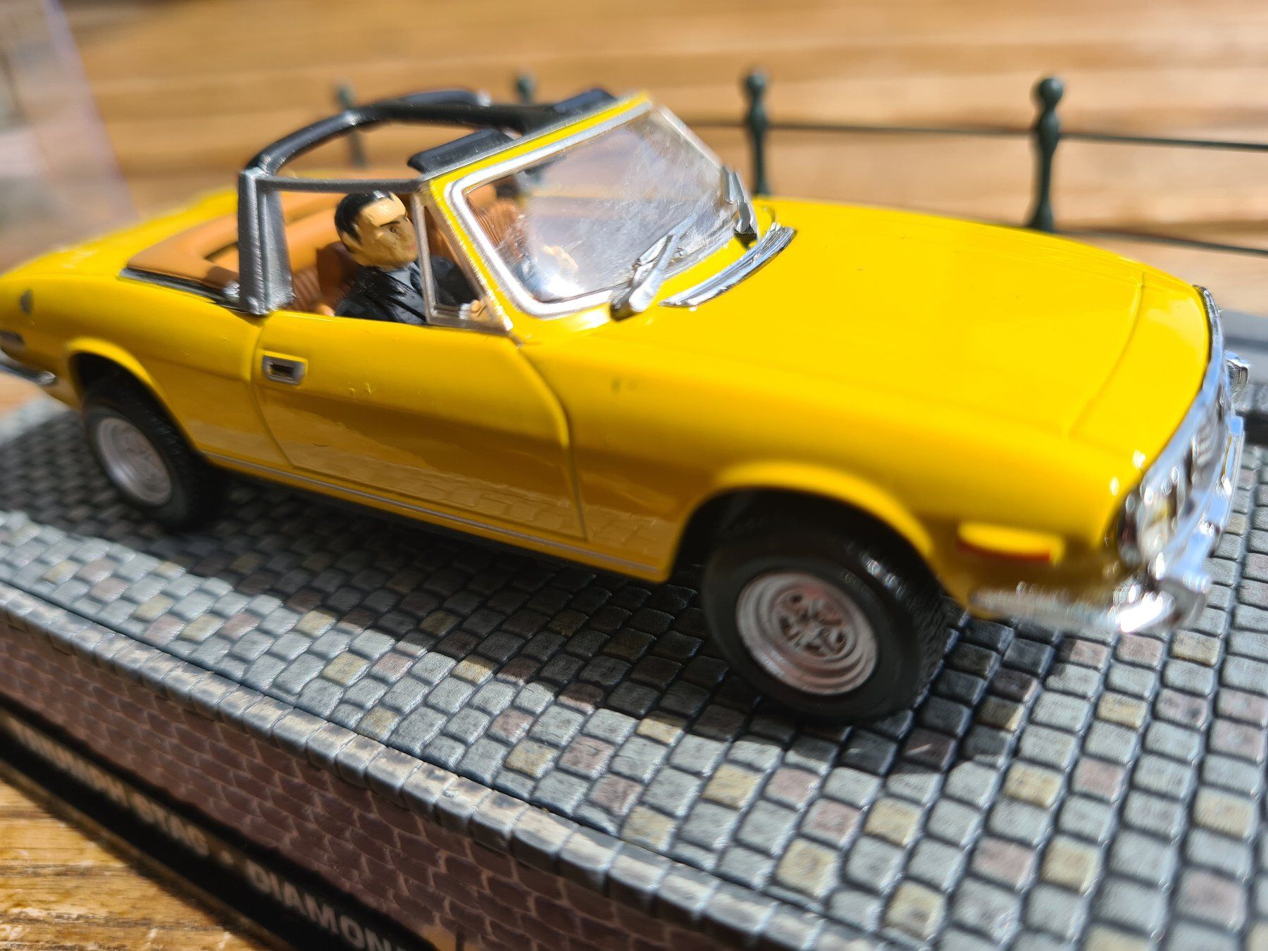 Triumph Modellini d'auto: FABRI TRIUMPH Stag 007 James Bond – Usato da Basel venduto da Solarbebop