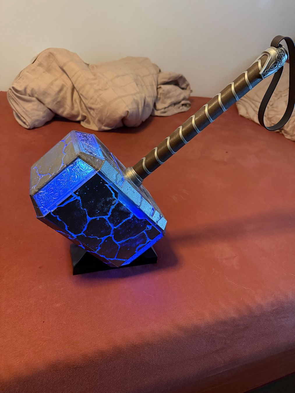 Tutte le decorazioni: Thor Hammer Replika mit LED-Leuchtfunktion, neuwertig Hasbro – Nuovo (secondo la descrizione) da Glarus venduto da dean94 1
