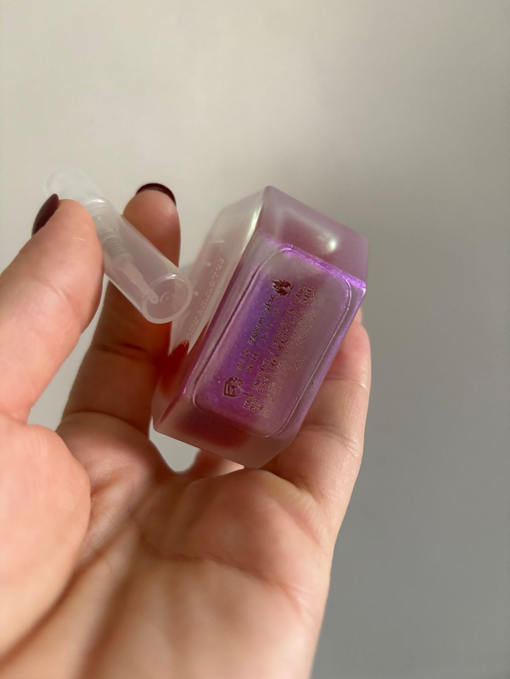 Kayali Profumi & Eau de Toilette: KAYALI VANILLA CANDY ROCK SUGAR | 42 EDP Duftprobe - 2 ml – Usato da Zürich venduto da deruja 1