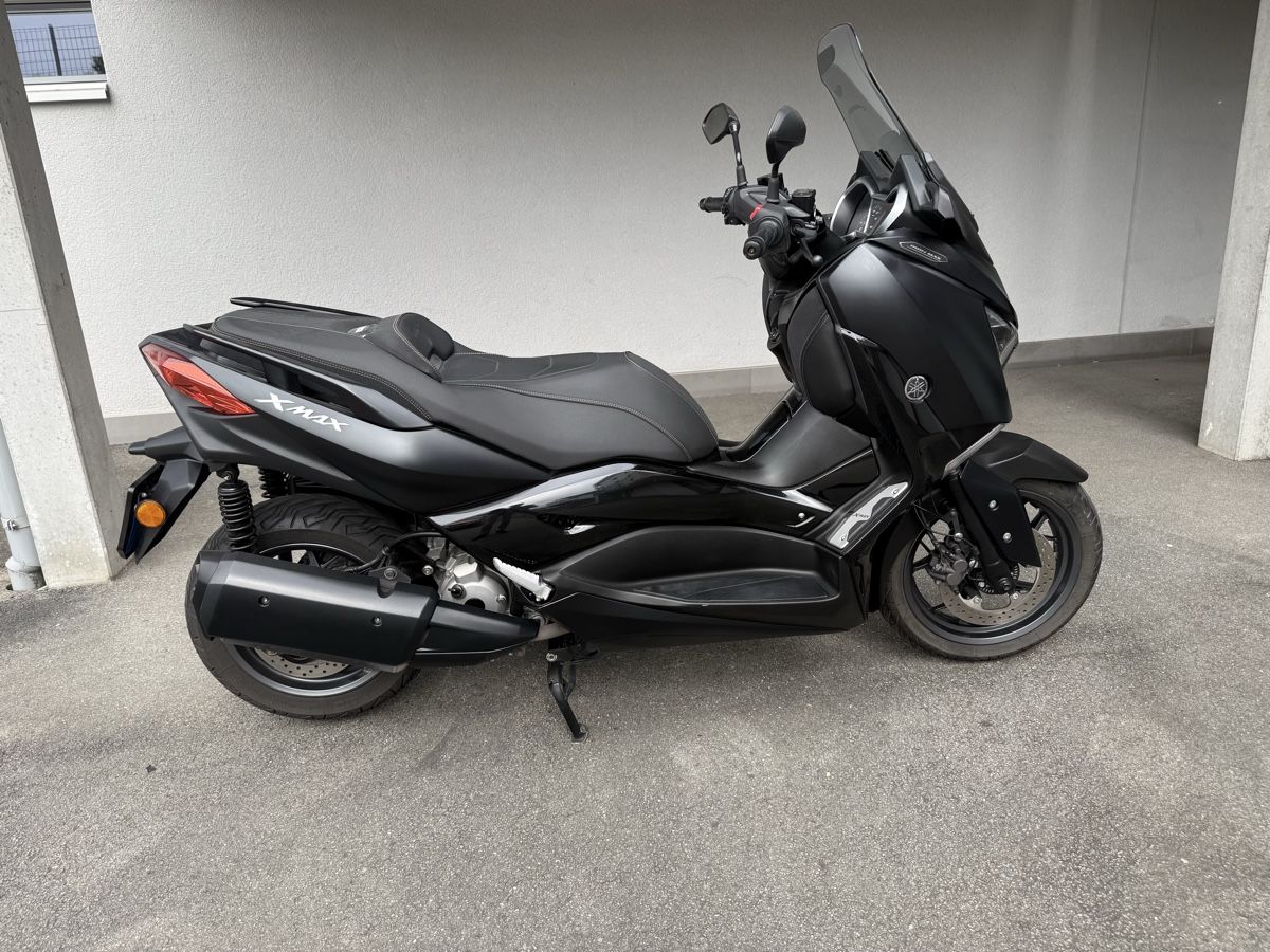 Yamaha Scooter: Yamaha X–Max 300 Iron Max – Usato da Rotkreuz venduto da 74max