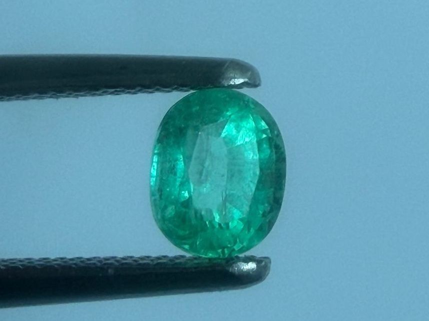 Pietre preziose: SMARAGD grün oval  0.33cts   Ural / Sibirien – Nuovo (secondo la descrizione) da Seftigen venduto da tigers12 1