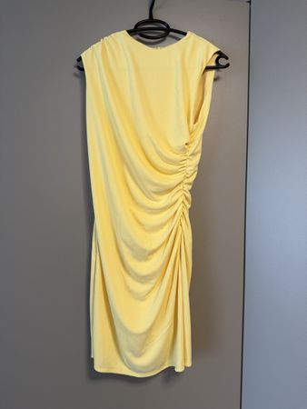 Zara Damenkleid Gelb Grösse S mit seitlichen Raffungen