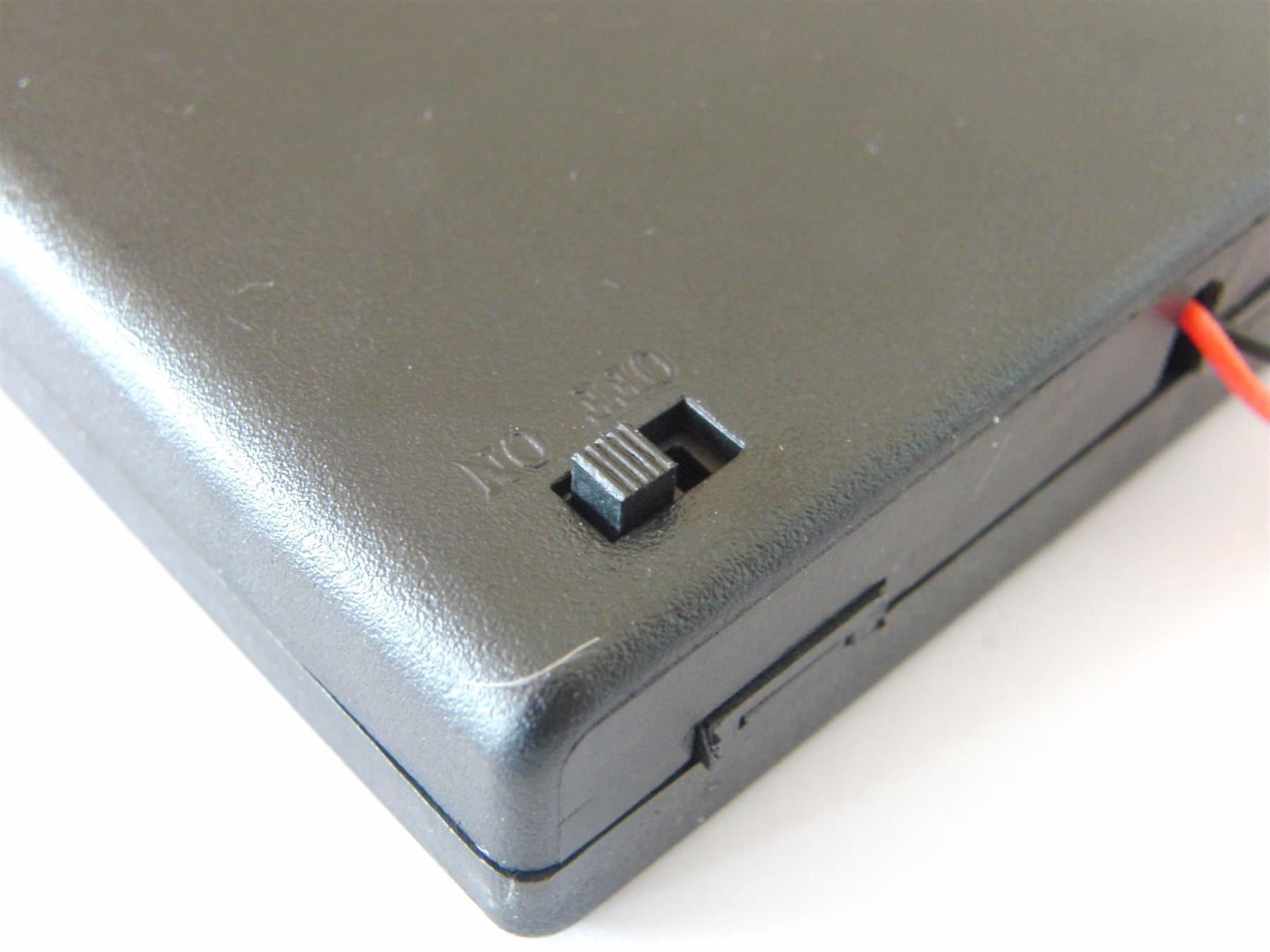 Componenti elettronici: Batteriebox für 4 AA Batterien – Nuovo (secondo la descrizione) da Riehen venduto da GrauerBaer55 1