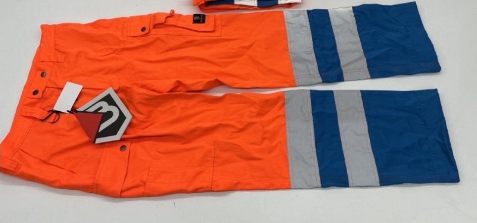 Pantaloni: 2 x neue Bormio Arbeitshose Gr. 44 – Nuovo e nell'imballaggio originale da Rüthi (Rheintal) venduto da Balty