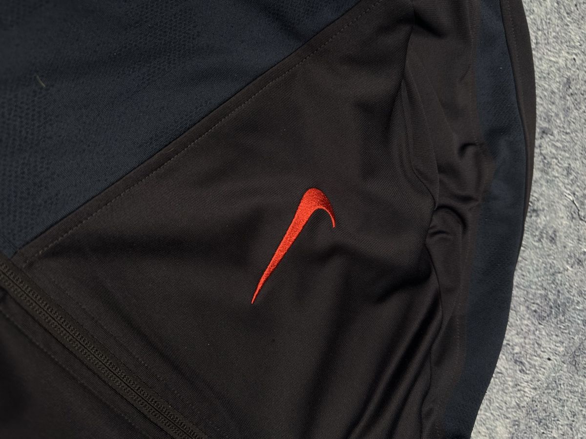 Nike Giacche: Nike PSG Trainingsjacke – Usato da Luzern venduto da 041Vintage 3