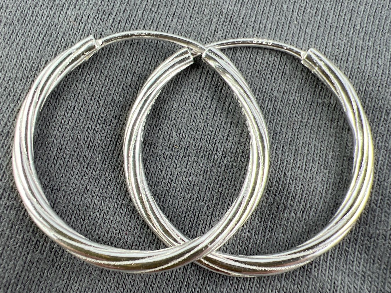 Ohrringe & -stecker: Creolen 925 Silber – Gebraucht aus Niederuzwil von leo_8857