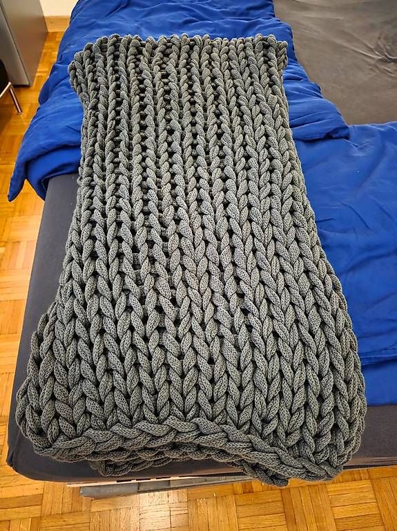 Coperte: Plaid/Decke in grober Strickart, Farbe Anthrazit, neu – Nuovo (secondo la descrizione) da Zollikerberg venduto da Doris11362