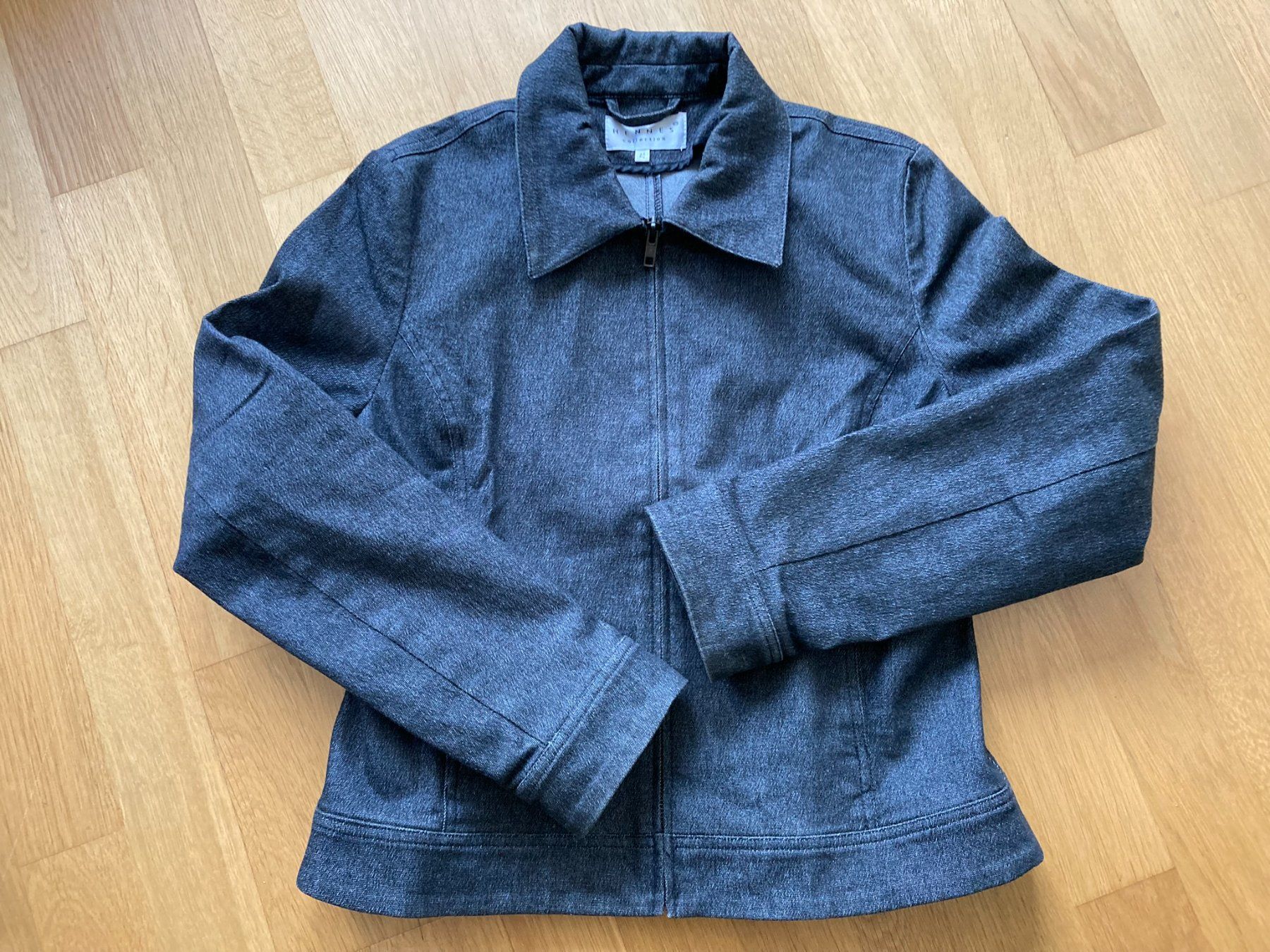 H&M Giacche: Schicke Jeansjacke Gr. 40 H&M – Nuovo (secondo la descrizione) da Ostermundigen venduto da Wassernixlein