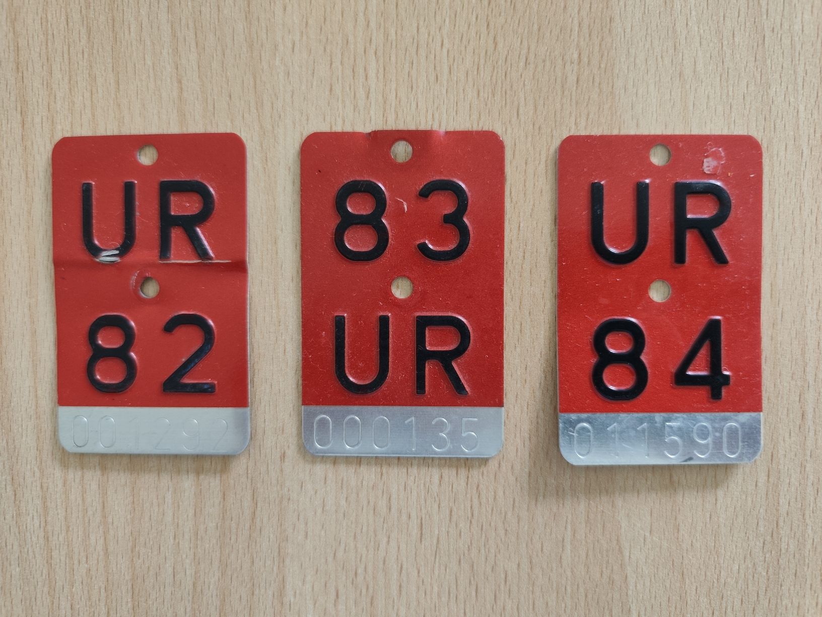 Insegne: Velonummern  UR 82   UR 83   UR 84 – Usato da Wallisellen venduto da Maestro01