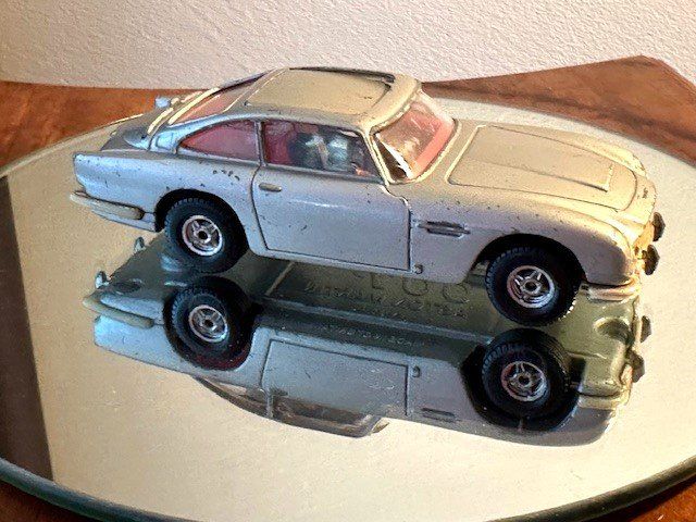 Corgi Toys Modellini d'auto: +  ASTON MARTIN  + – Usato da Winkel venduto da zeho
