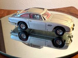 +  ASTON MARTIN  +