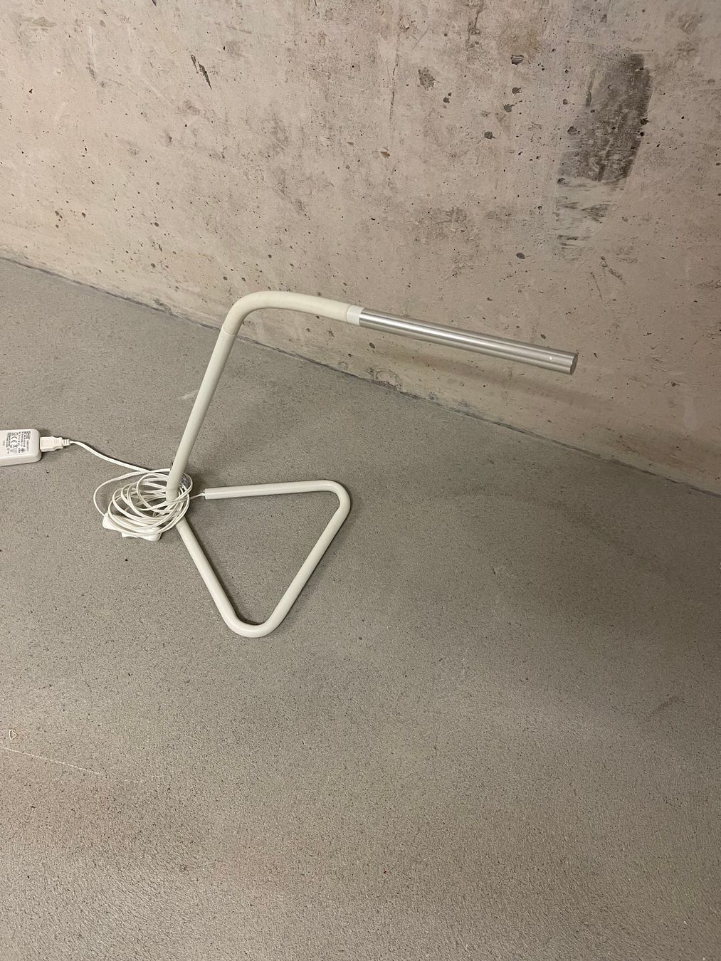 Ikea Lampade: Ikea Tischleuchte mit flexiblem Hals – Usato da Zürich venduto da Pitschi17