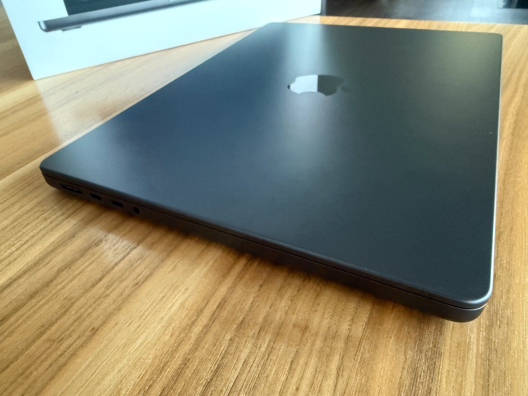 Apple Notebook: MacBook Pro M4 Core Max 14", 64GB RAM / 2TB SSD, Nano Glas – Usato da Unterseen venduto da dan_rlq2 3