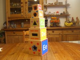 vielseitiger, toller Stapelturm aus Holz