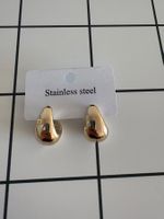 Elegant and trendy gold hoop earrings