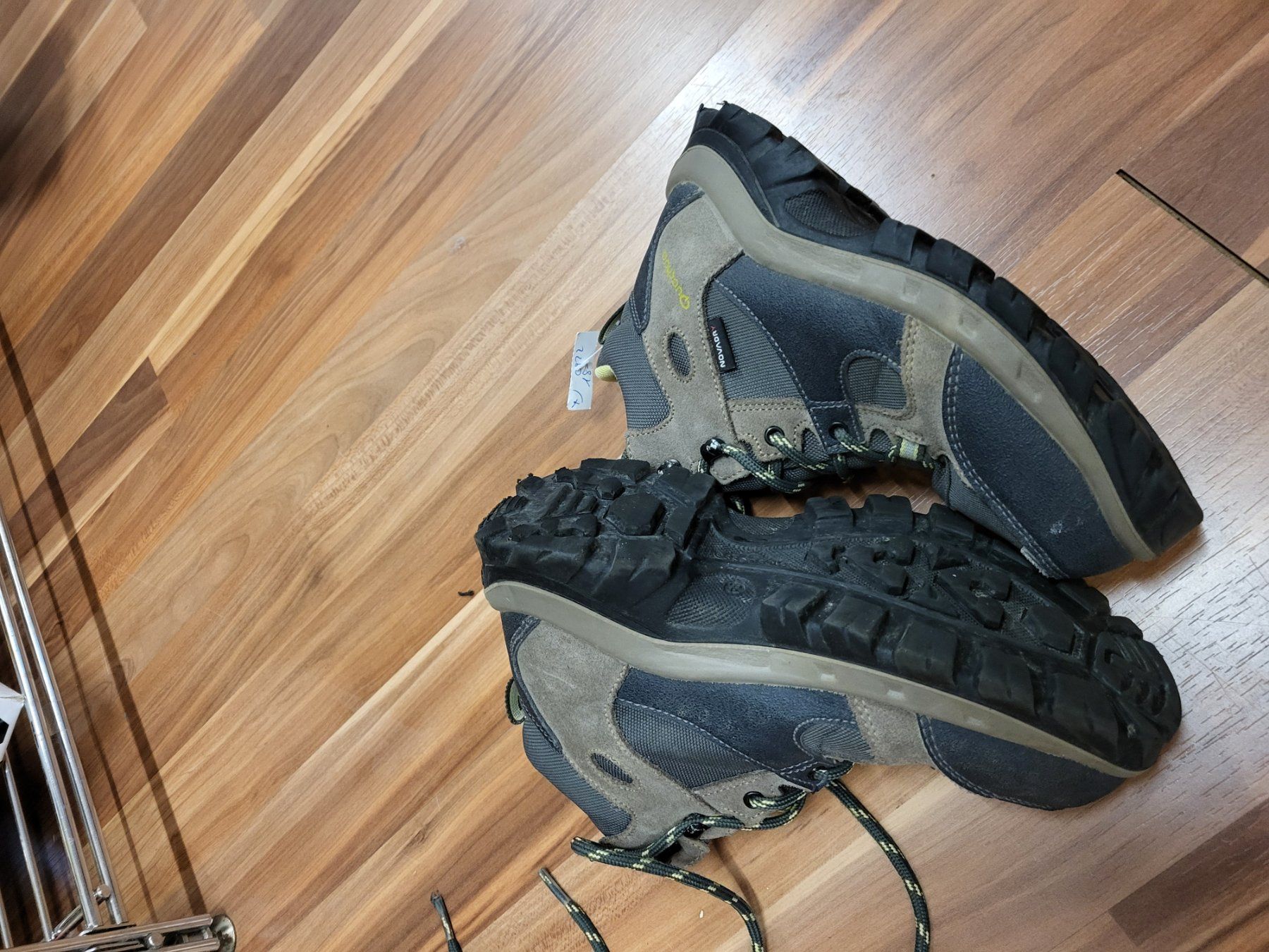 Herrenschuhe: Wanderschuh  gr 34 Quechua B10 – Gebraucht aus Schwarzenburg von Flamingo07 2