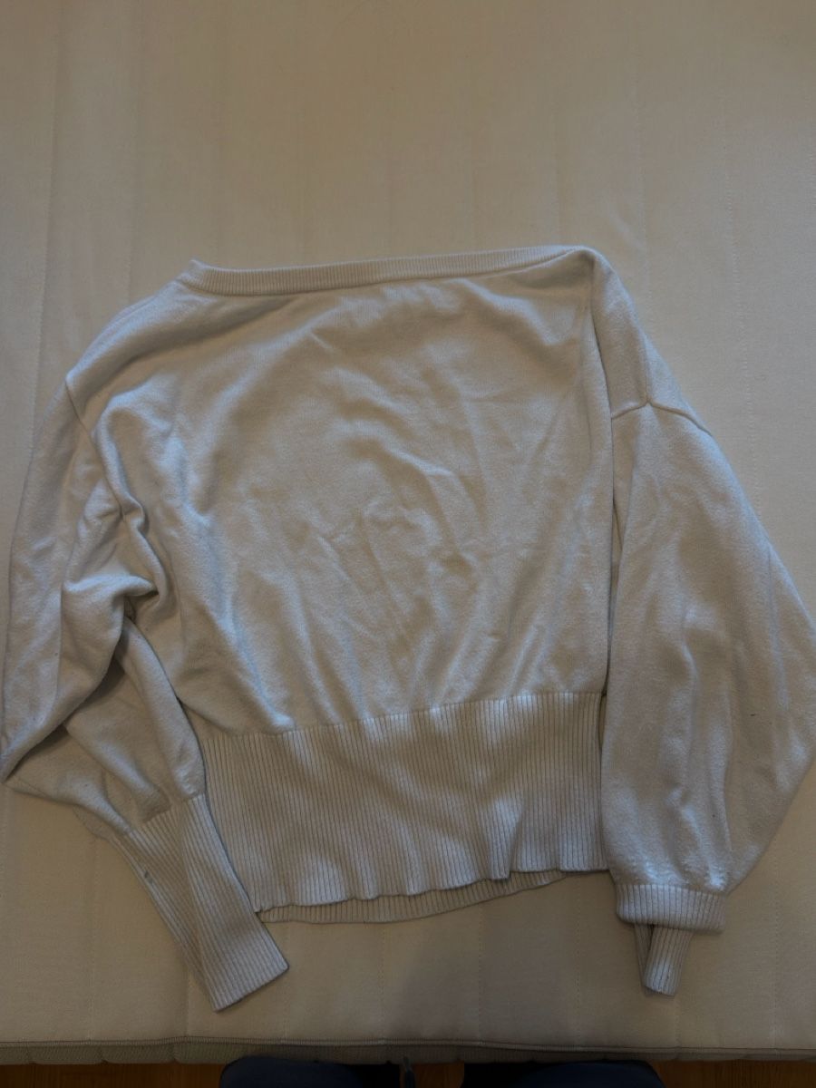 Bershka Top: Pull BERSHKA blanc taille S – Usato da Ursy venduto da lar_q5nv