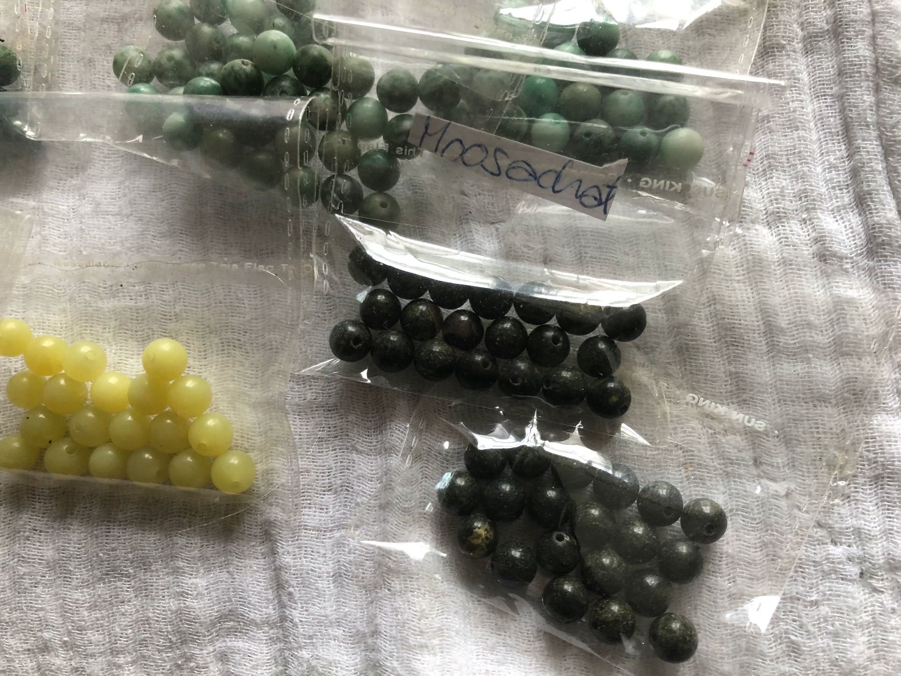 Pietre preziose: Restposten - div. Halbedelstein-Perlen 6mm - DIY Schmuck – Nuovo (secondo la descrizione) da Ittenthal venduto da Hwaggis 3