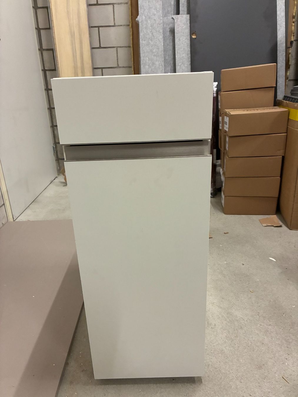 Cucine complete: Unterbaumöbel mit Griffleiste – Nuovo (secondo la descrizione) da Wettingen venduto da Veriset_AG