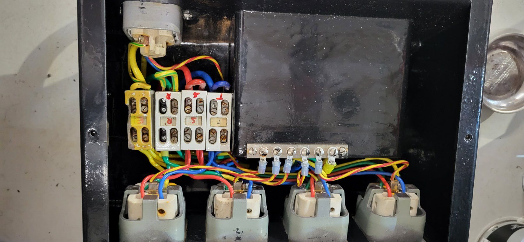 Elettrotecnica: Stromverteiler I25 auf J15 – Usato da Konolfingen venduto da Bio-suisse 5