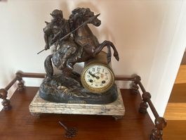 Antike Pferd-Uhr mit Krieger Sammlerstueck. Napoleon lll