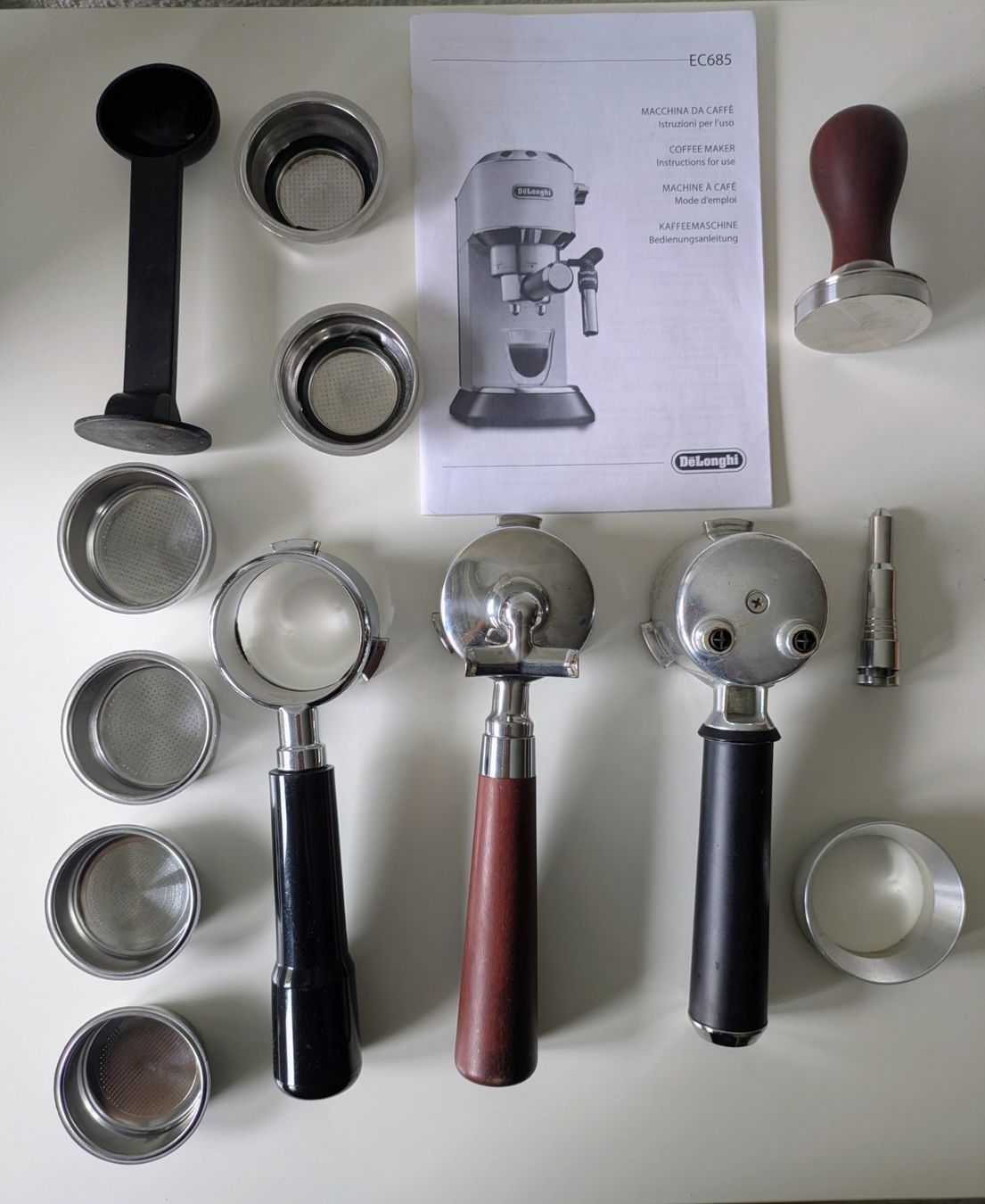 De'Longhi Macchine per caffè & Macchine per espresso: DeLonghi Dedica EC685 Espressomaschine gebraucht komplett – Usato da Rubigen venduto da Freecarver 2