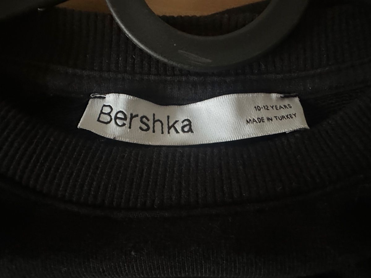 Bershka Pullover & Sweatshirts: Schwarzer Bershka Pullover XS/S – Neu (gemäss Beschreibung) aus Steffisburg von blackcoffee 2