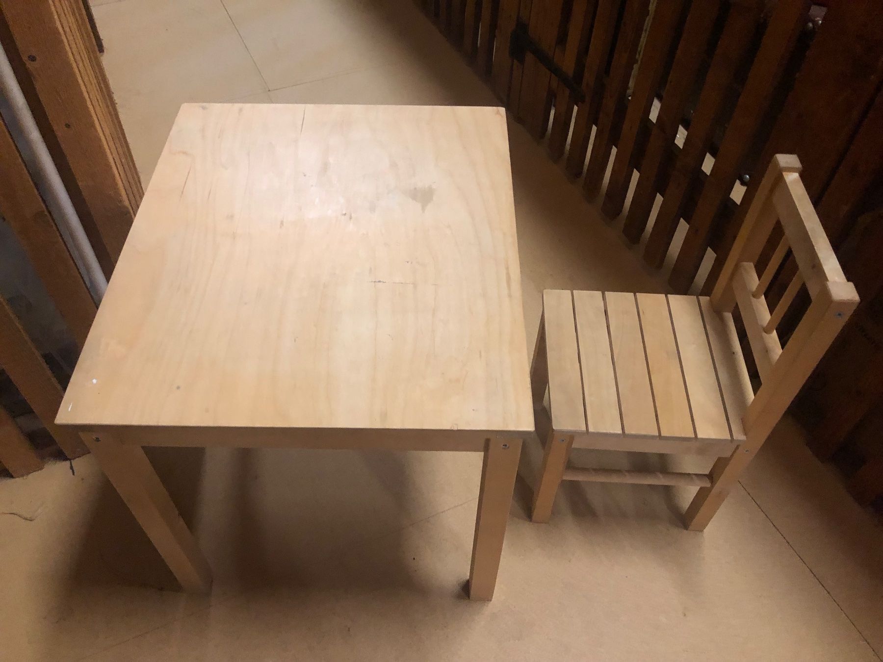 Sedie: KINDER-STUHL + TISCH, HELLES HOLZ, EINFACH, FUNKTIONELL – Usato da Zürich venduto da rolo66 5