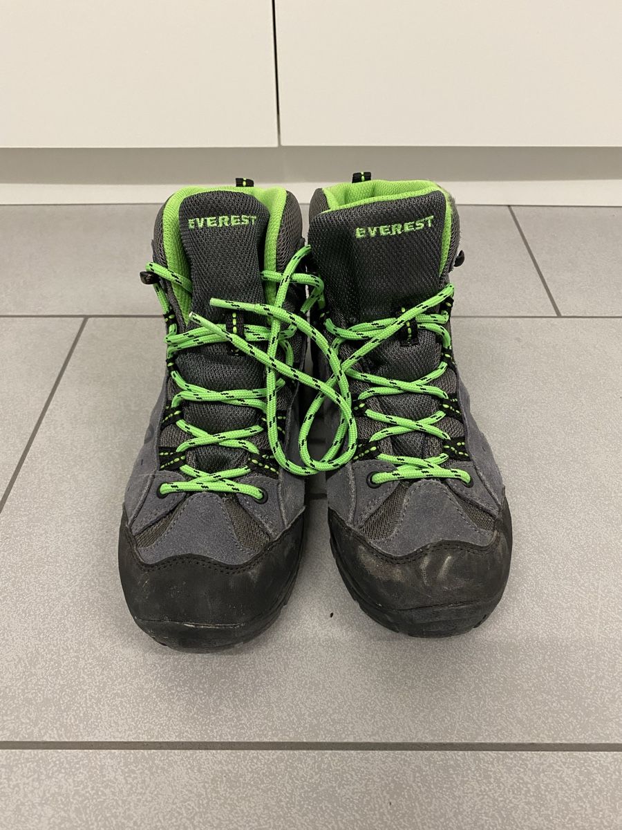 Schuhe für Jungen: Wander-Schuhe – Gebraucht aus Pfäffikon ZH von aveo14