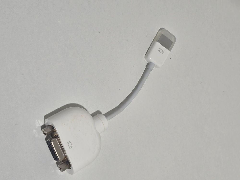 Apple Lecteurs & Adaptateurs: Apple Mini DisplayPort auf VGA Adapter - Top Zustand! – D'occasion à Zürich par H.Orion